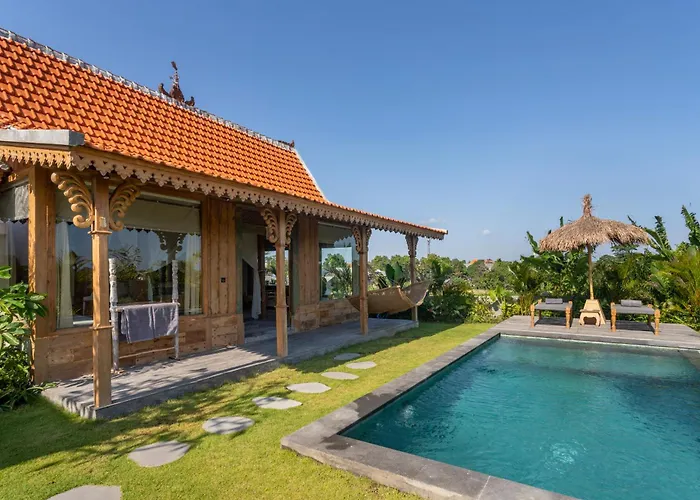 Charming 3Br Villa W/Pool & View