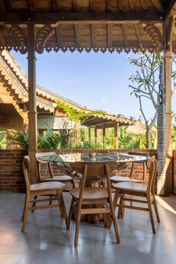 Villa Charming 3br W/pool & View Munggu