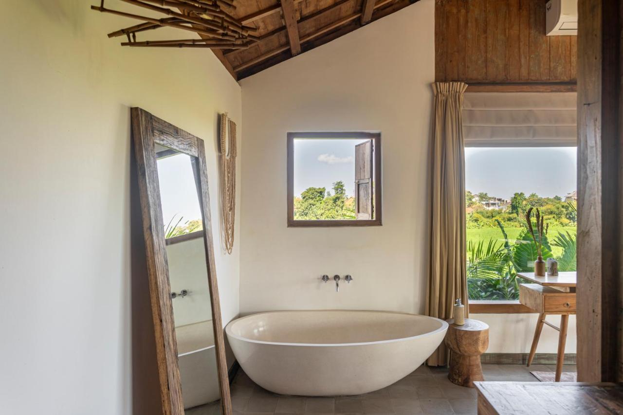 Charming 3br W/pool & View *