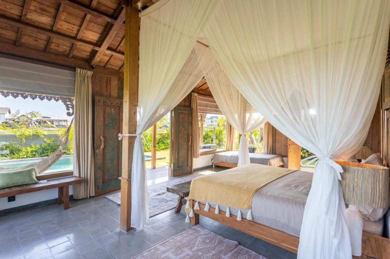 Charming 3br W/pool & View Villa Munggu