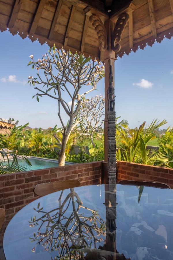 Charming 3br W/pool & View *
