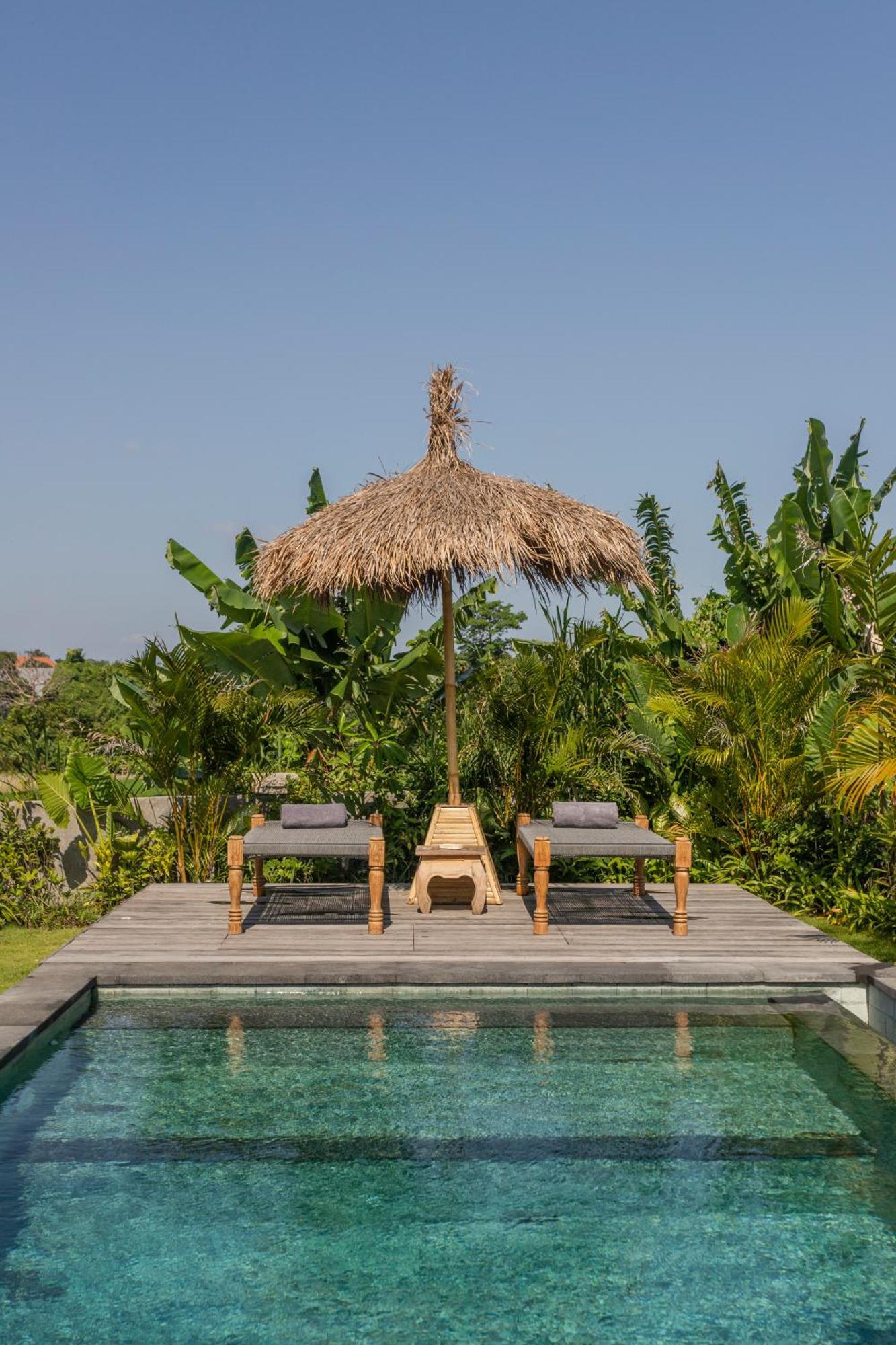 Charming 3br W/pool & View * Munggu