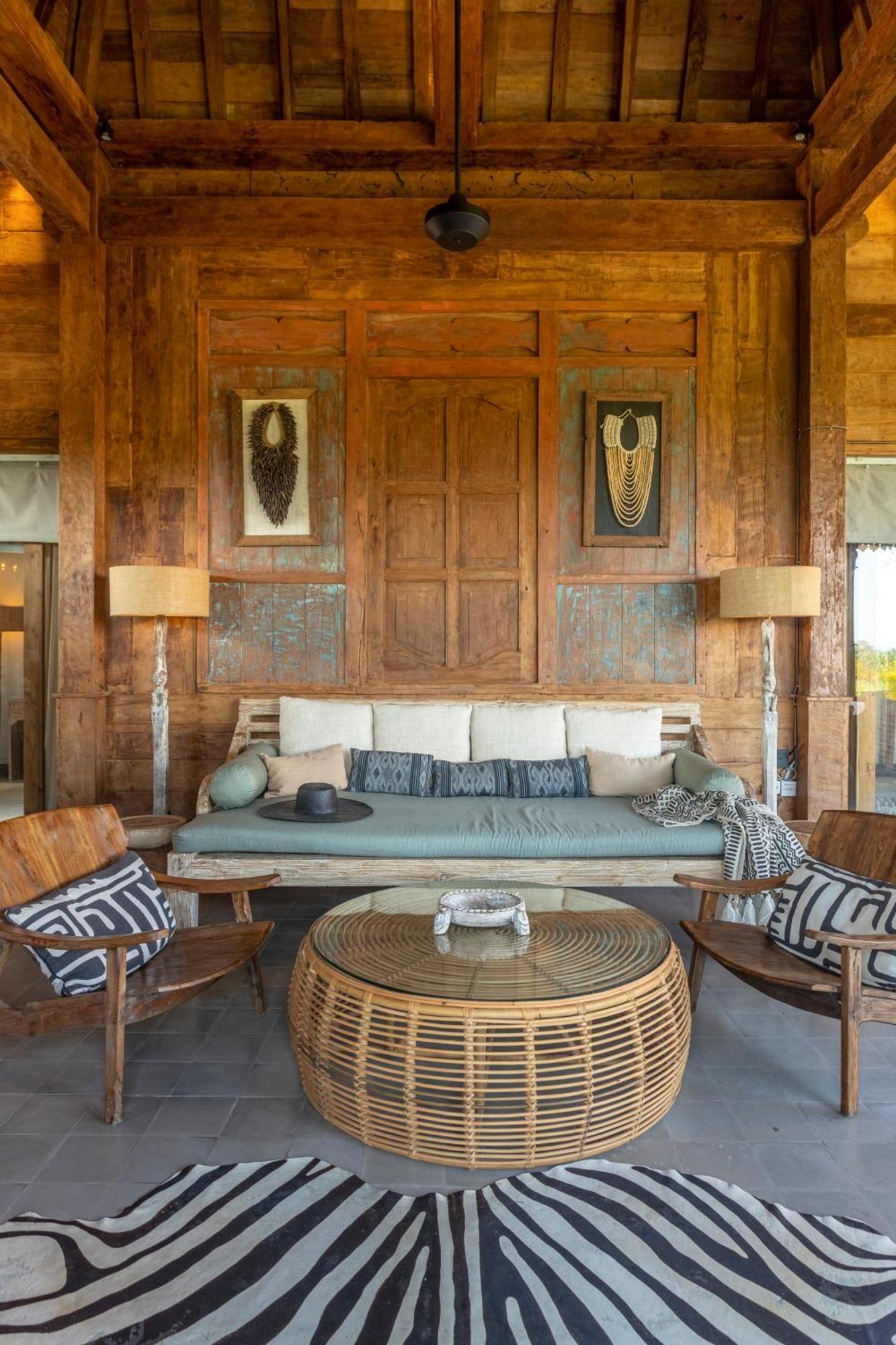 Charming 3br W/pool & View Villa