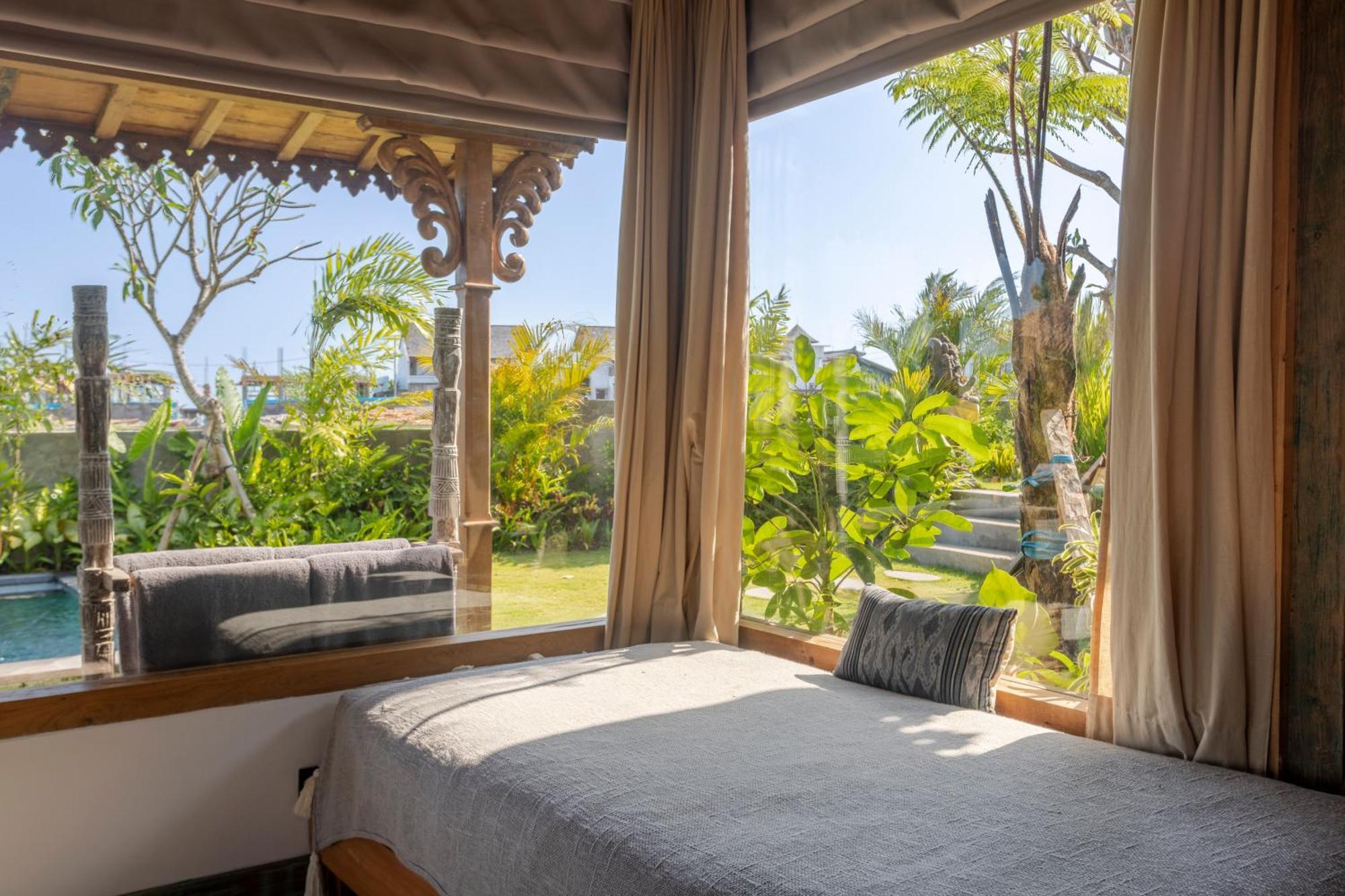 Villa Charming 3br W/pool & View Munggu